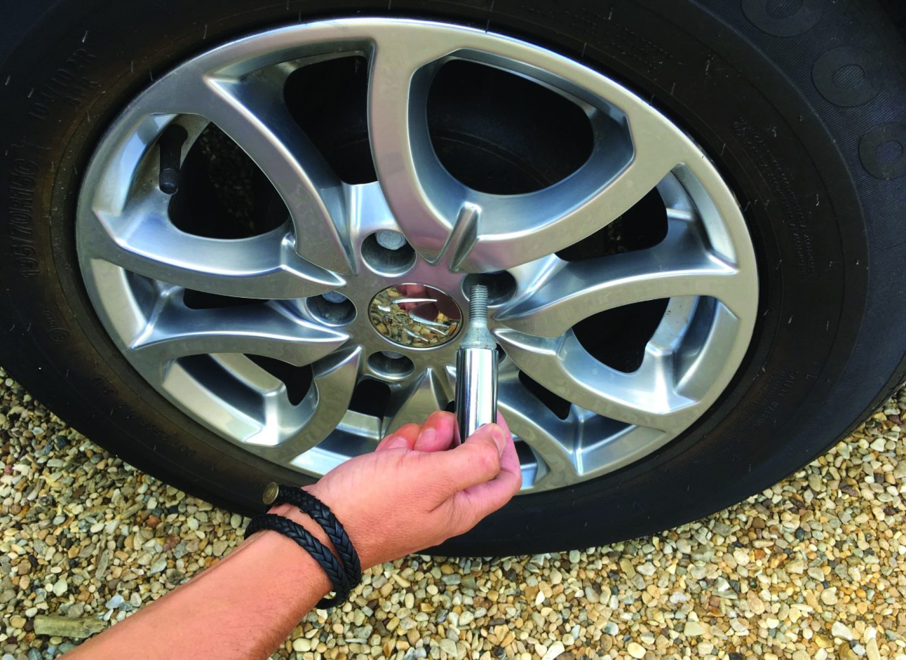 Milenco Wraith 2 Caravan Wheel Lock Grantham's Accessory Shop