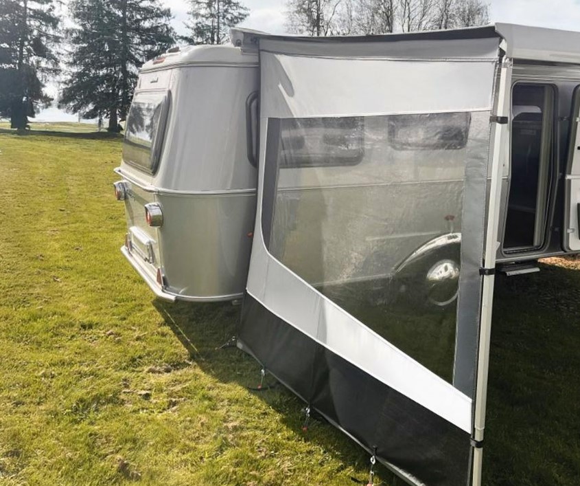 Isabella Eriba wind side